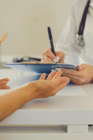 Kalp pili olan hasta ne zaman kontrole gitmeli veya hangi durumlarda doktoruna başvurmalıdır?